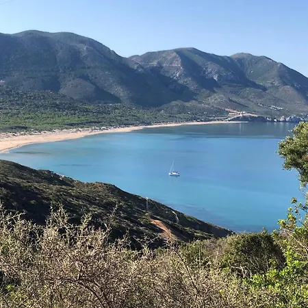 Al Mare Nella Natura Selvaggia Buggerru
